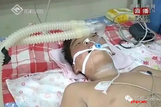 劉少攀今年12歲，魏縣人，得了格林巴利綜合征，在邯鄲市第一醫(yī)院兒科急診救治，每天需要一萬(wàn)多的費(fèi)用，這對(duì)一個(gè)年收入不到兩萬(wàn)元，而且還要撫養(yǎng)三個(gè)孩子的家庭來(lái)說(shuō)，實(shí)在負(fù)擔(dān)不起，目前小少攀還沒(méi)有脫離危險(xiǎn)期，生命垂危，希望有愛(ài)心人士能幫幫他，小少攀父親的電話:15231093608