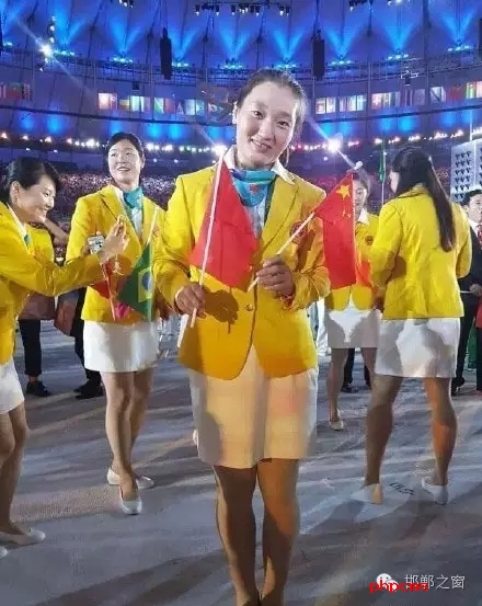 每屆的奧運(yùn)會(huì)都是世界億萬(wàn)人關(guān)注的焦點(diǎn)，讓我們感到欣喜的是，這屆奧運(yùn)會(huì)上有兩名咱邯鄲籍運(yùn)動(dòng)員，她們是代表國(guó)家女子柔道隊(duì)出征的周超和代表國(guó)家田徑隊(duì)出征的華紹青。其中，29歲的周超將在8月10日21時(shí)參加女子柔道(70公斤級(jí))項(xiàng)目。