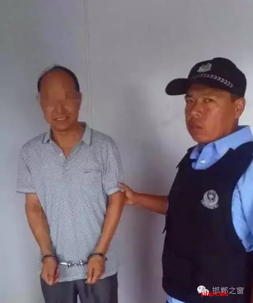 8月9日6時許，邯鄲大名鋪上高速口檢查站執(zhí)勤民警對一輛白色捷達(dá)車進(jìn)行安檢時，車上一名男乘客自稱忘帶身份證，民警遂讓該男子提供其身份證號。經(jīng)核查，該男子為許某良，系涉嫌保險詐騙網(wǎng)上逃犯。該許于5月31日，騙取國家養(yǎng)老保險金12萬余元，被魏縣公安局網(wǎng)上追逃。